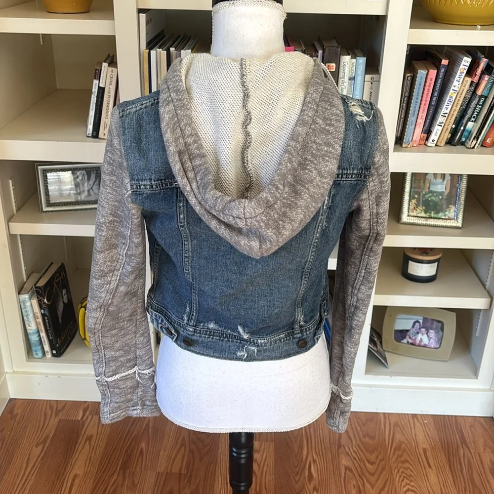 Free People Distressed Denim Hoodie Sweatshirt Jacket Size XS - Picture 3 of 10